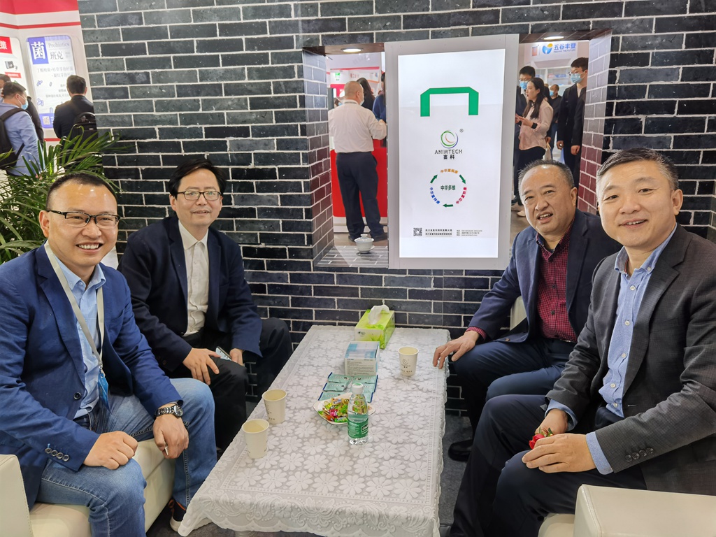 news08.jpg news08.jpg