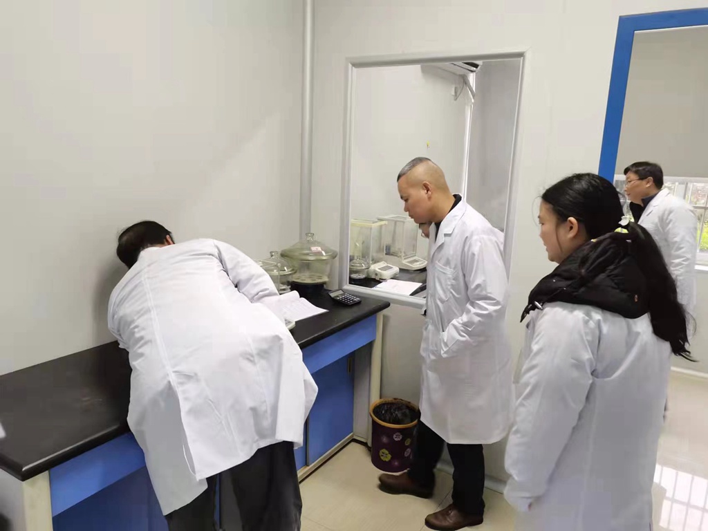 news03.jpg news03.jpg