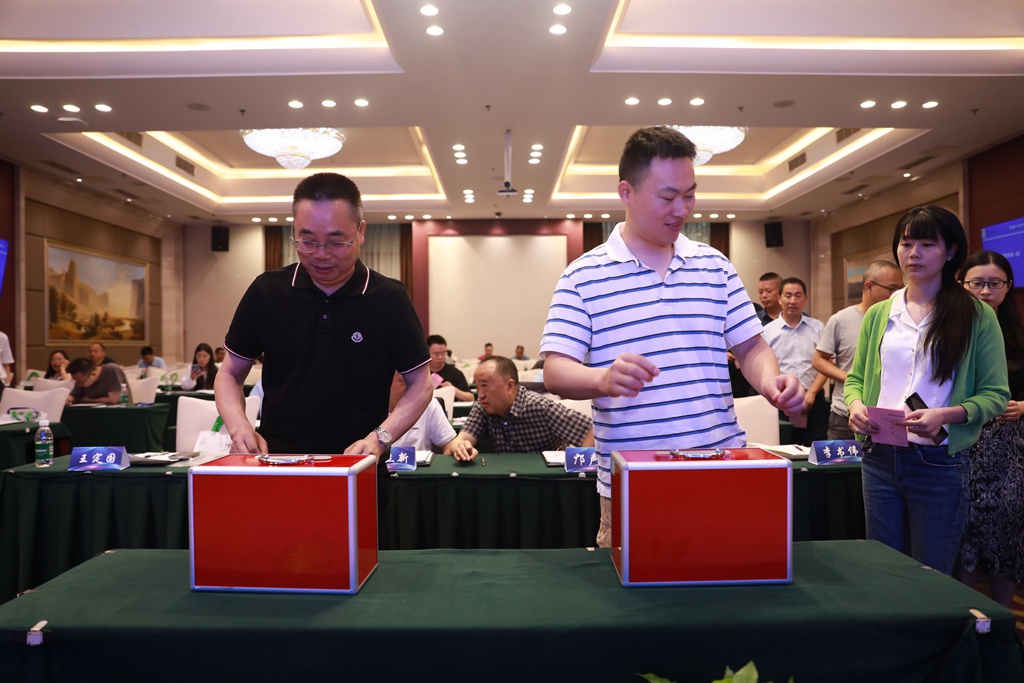 news04.jpg news04.jpg